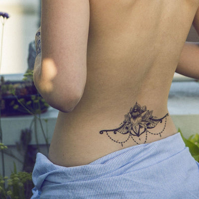 Tatouage éphémère : Spread Lotus Flower Underboob - ArtWear Tattoo - Tatouage temporaire